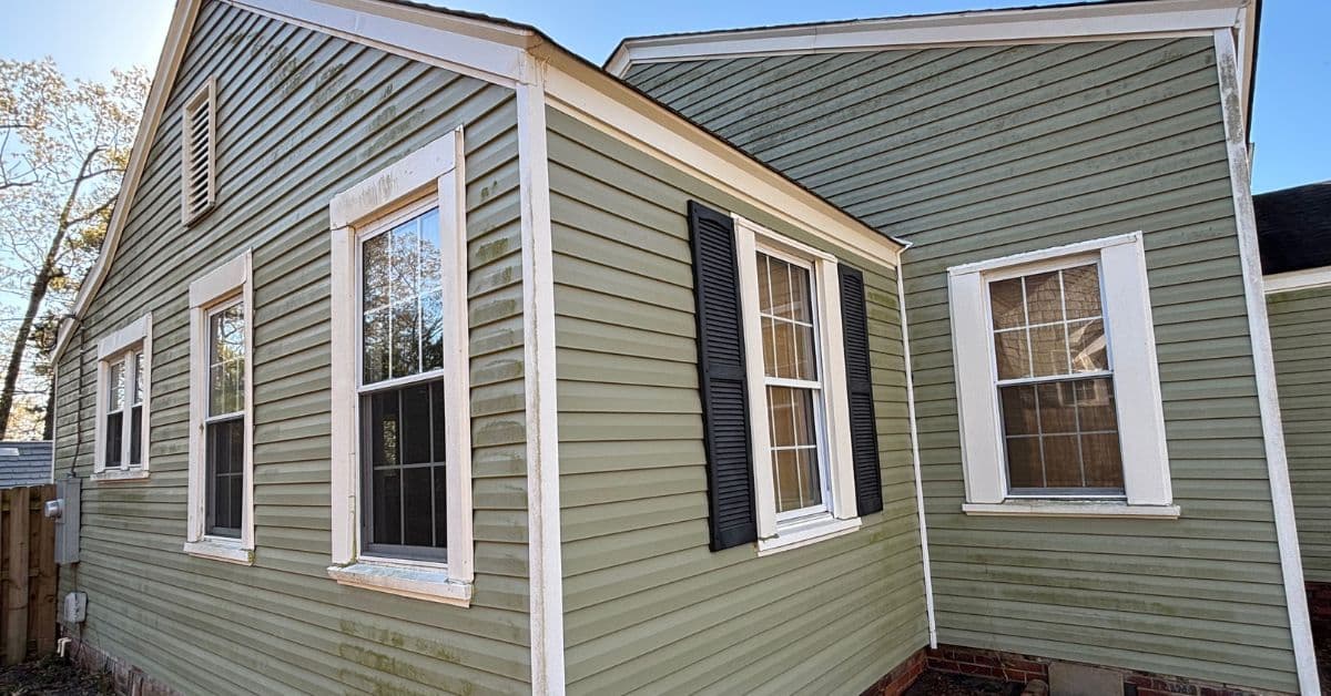 Blog post 10 Things To Know About Soft Washing Your House image