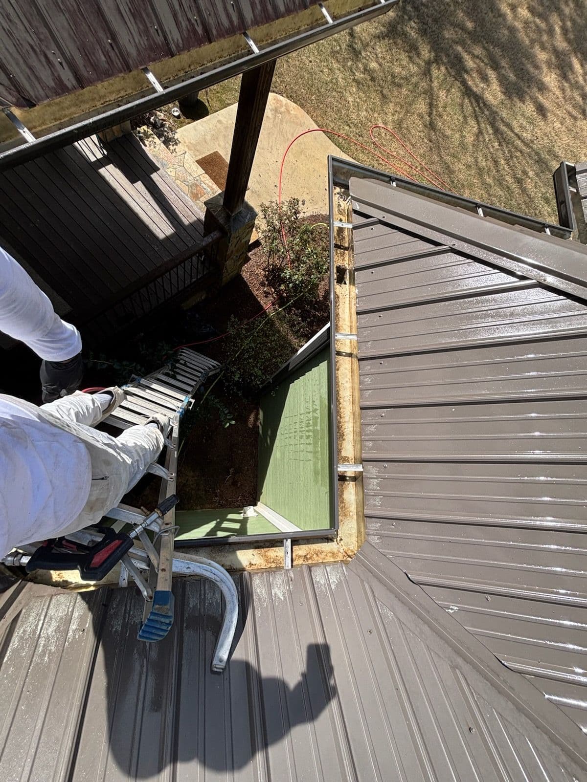 Post-Storm Gutter Cleaning in Trenton, SC image